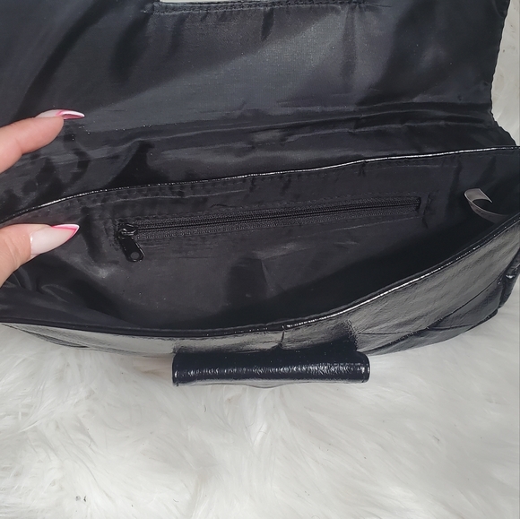 Black patten leather clutch - Picture 3 of 3